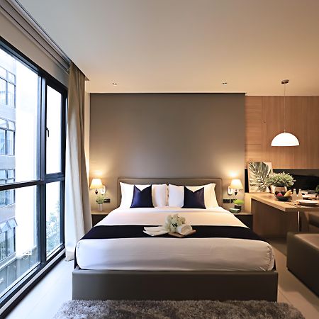 Alix Bangkok Hotel Bagian luar foto