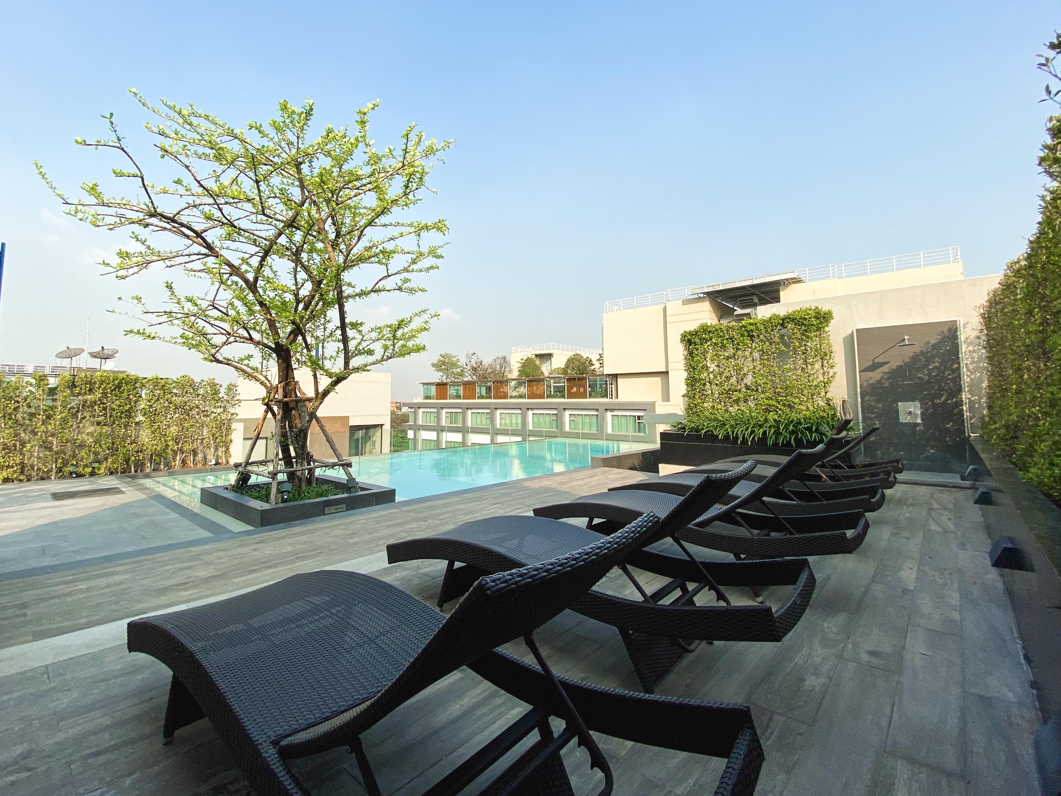 Alix Bangkok Hotel Bagian luar foto