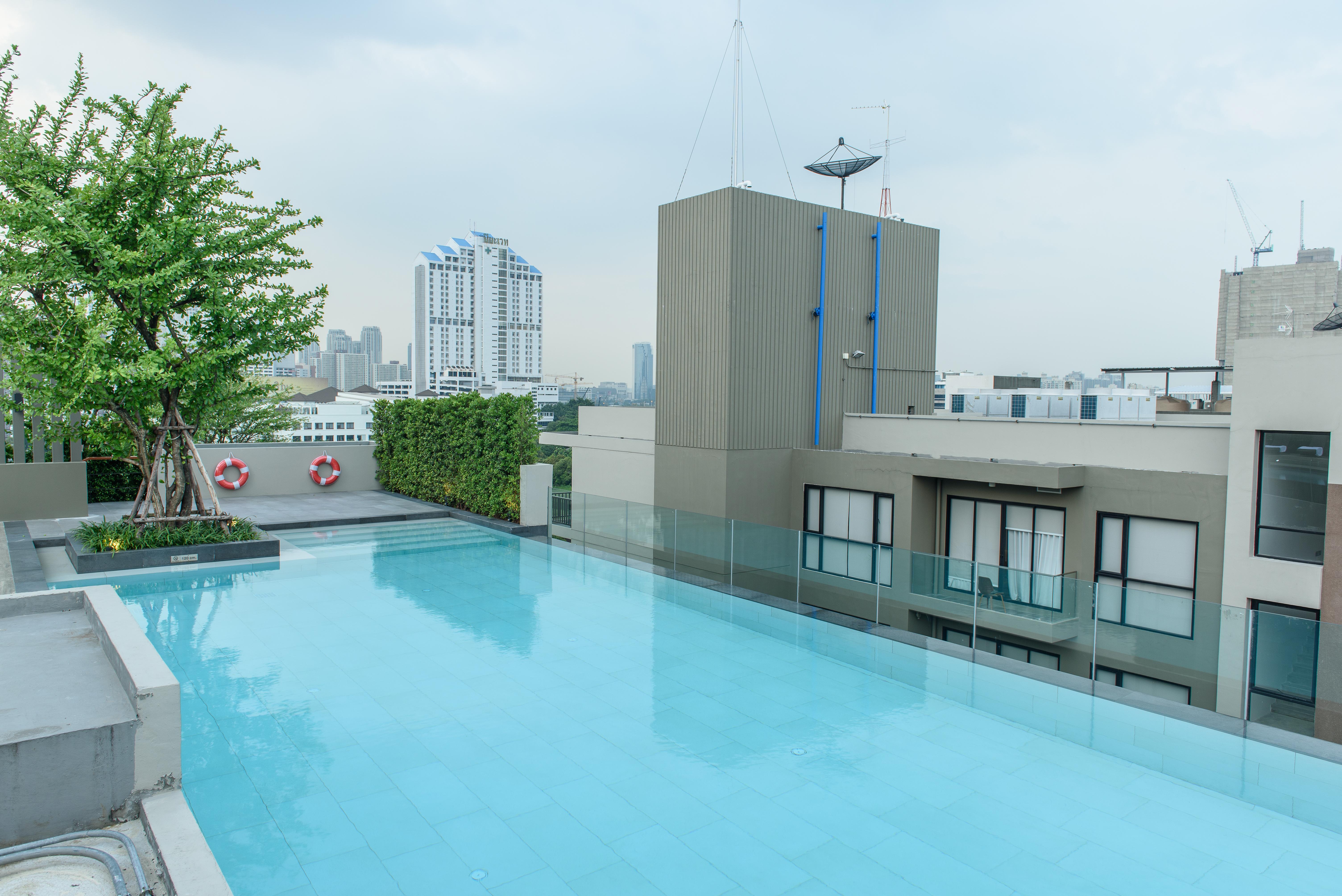 Alix Bangkok Hotel Bagian luar foto